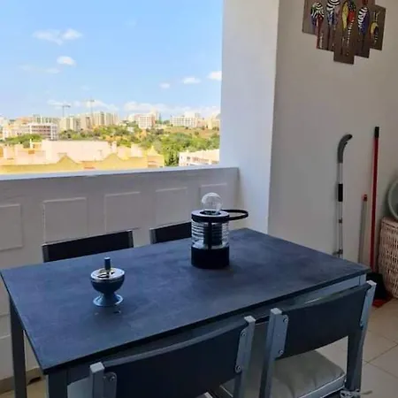 Cozy In 60 M² With Balcony Garden View Portimão