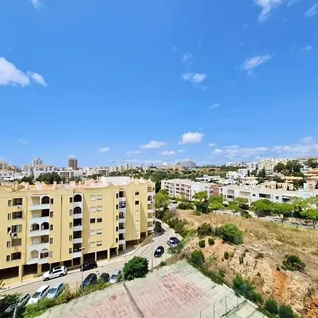 Διαμέρισμα Cozy In 60 M² With Balcony Garden View Portimão