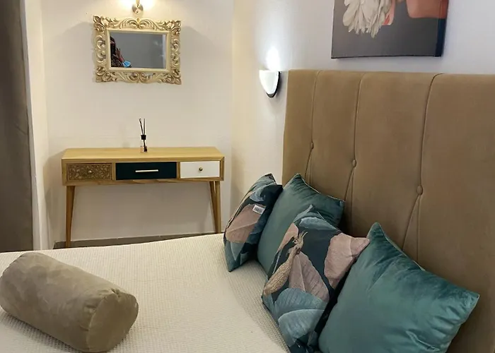 Cozy In 60 M² With Balcony Garden View Daire *